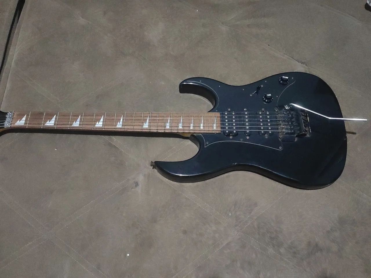 Memphis by Tagima MG330 com ponte Floyd Rose
