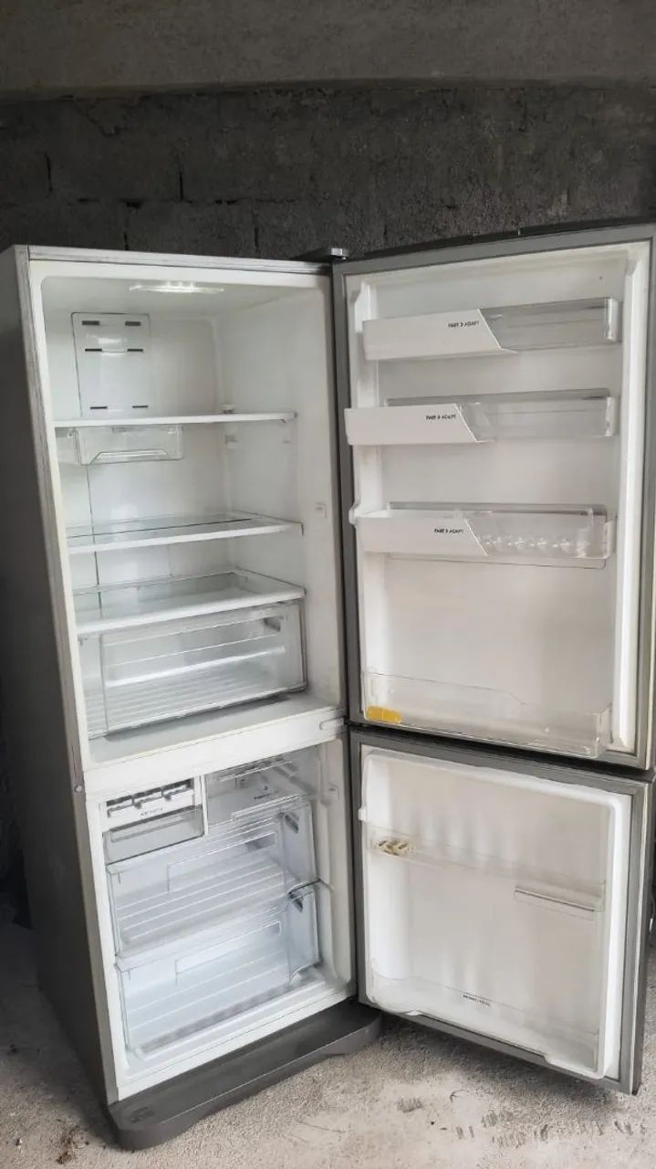 Vendo Geladeira Electrolux 