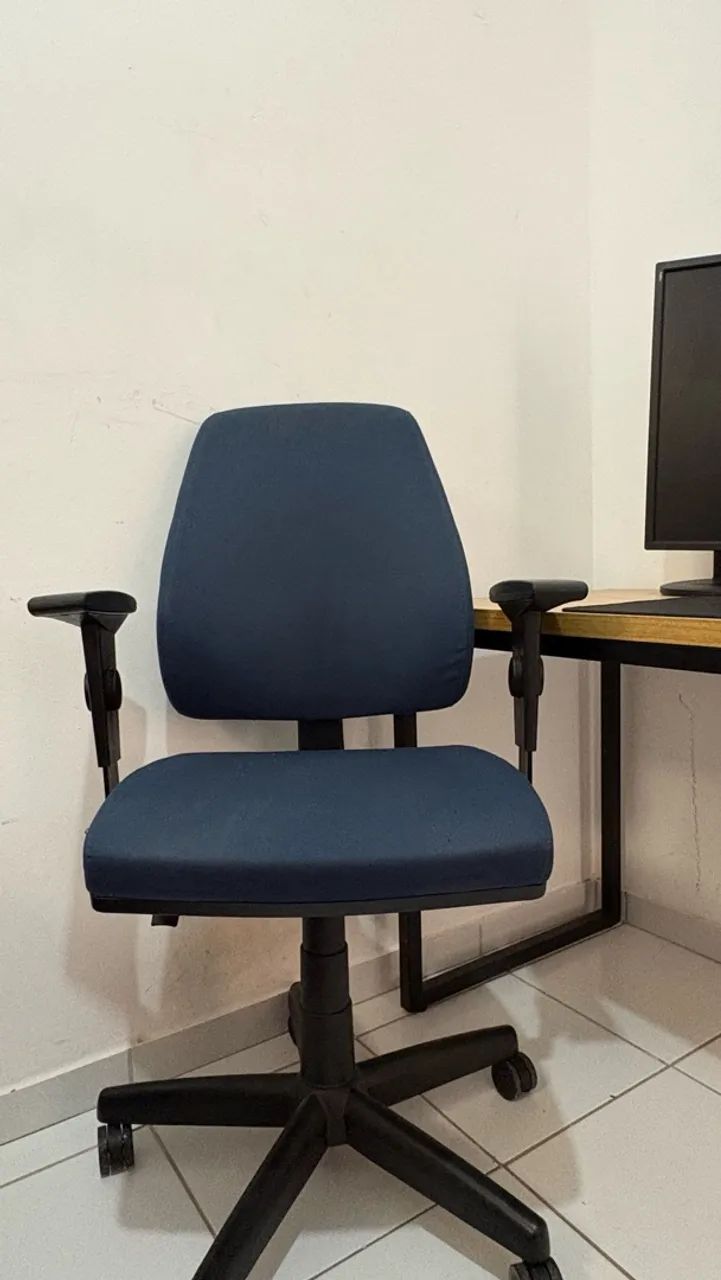 Mesa e Cadeira de escritório - Foto 5