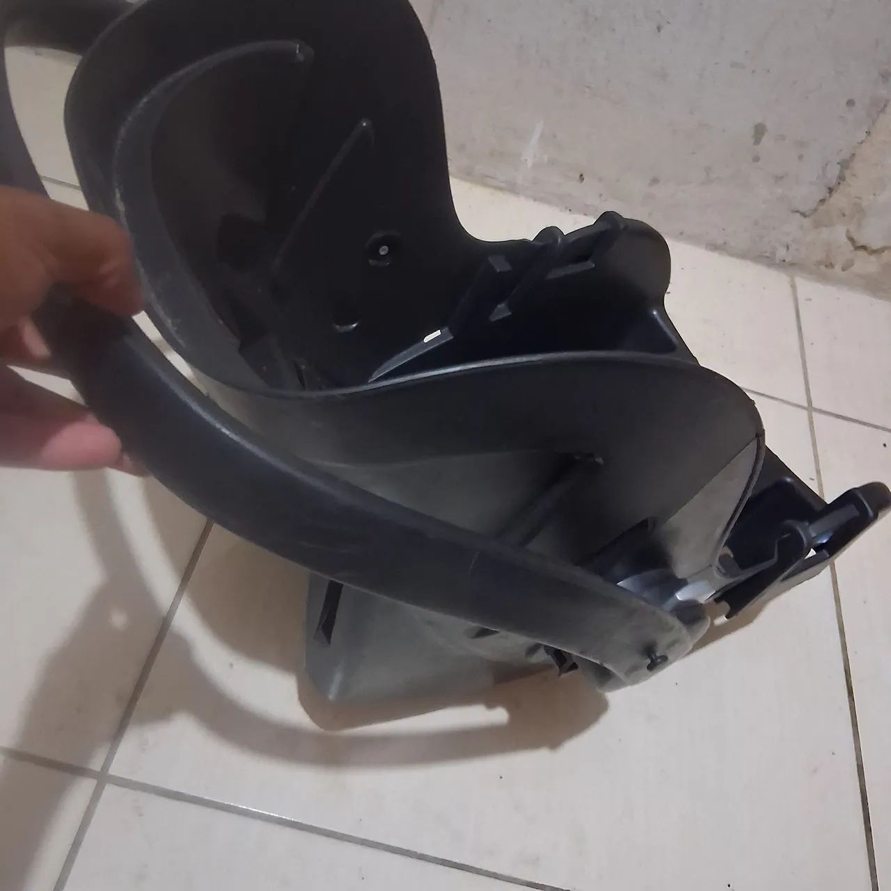 Vendo essa cadeira no precinho  - Foto 2