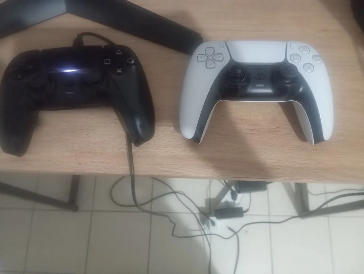 ps5 +2 controles - Foto 2
