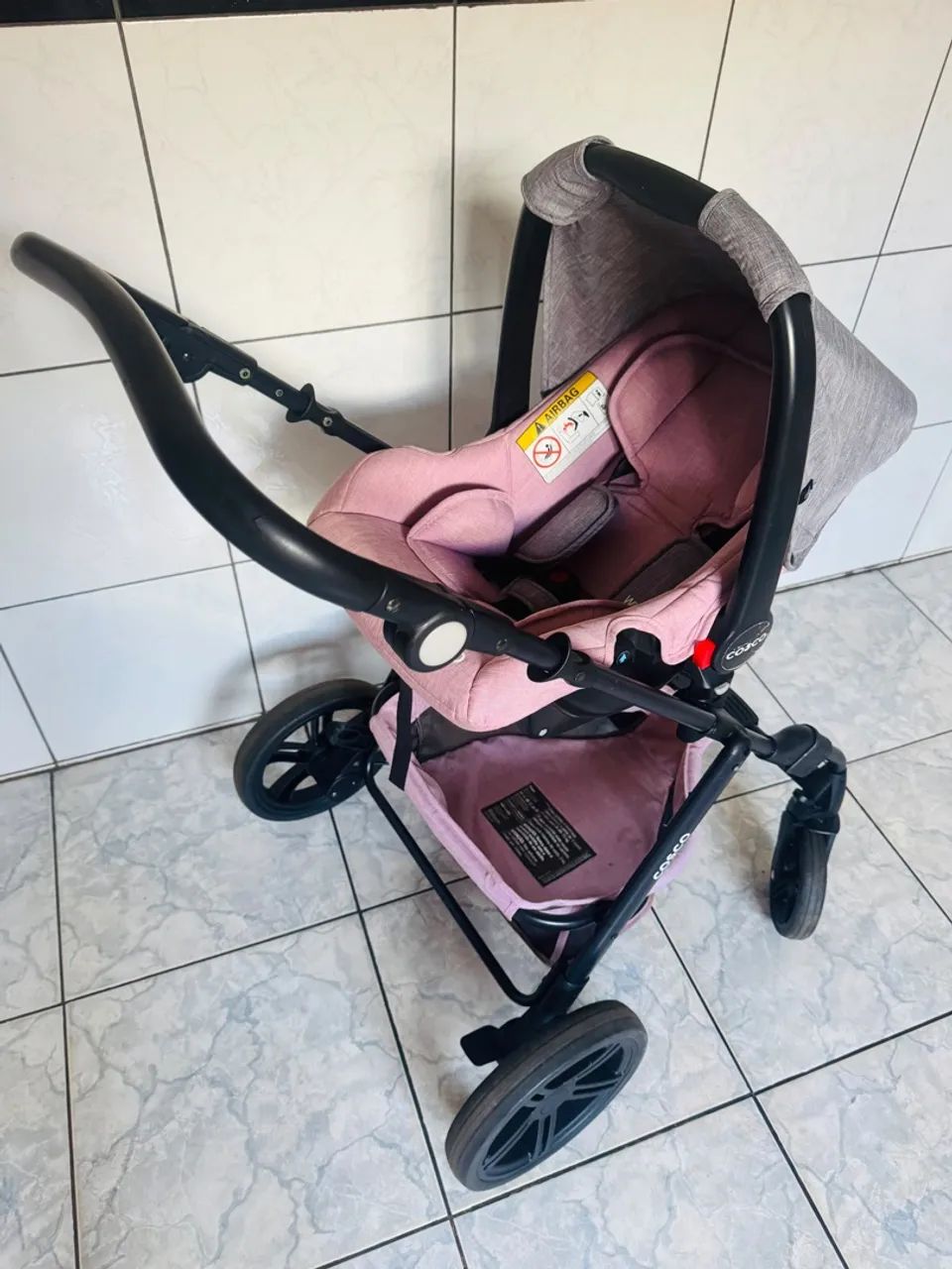 Carrinho de bebê com bebê conforto - Foto 4