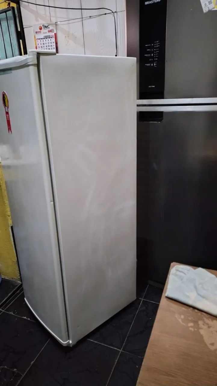 Freezer Consul Bem Conservada Vertical  - Foto 4