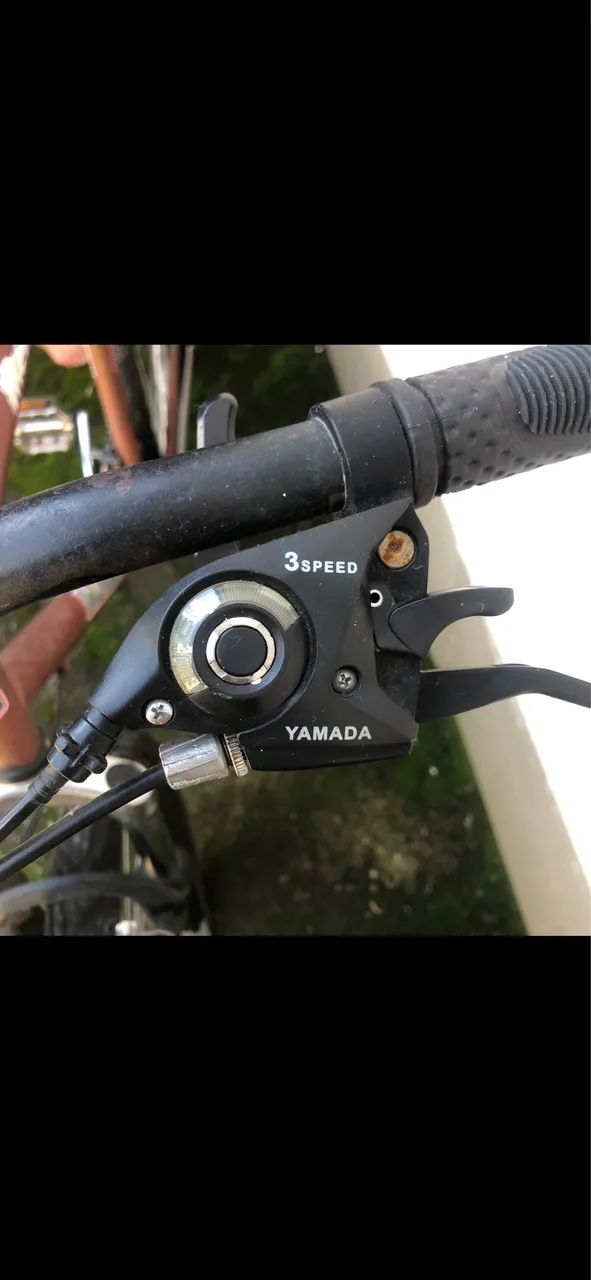 Bicicleta com capacete - Foto 2