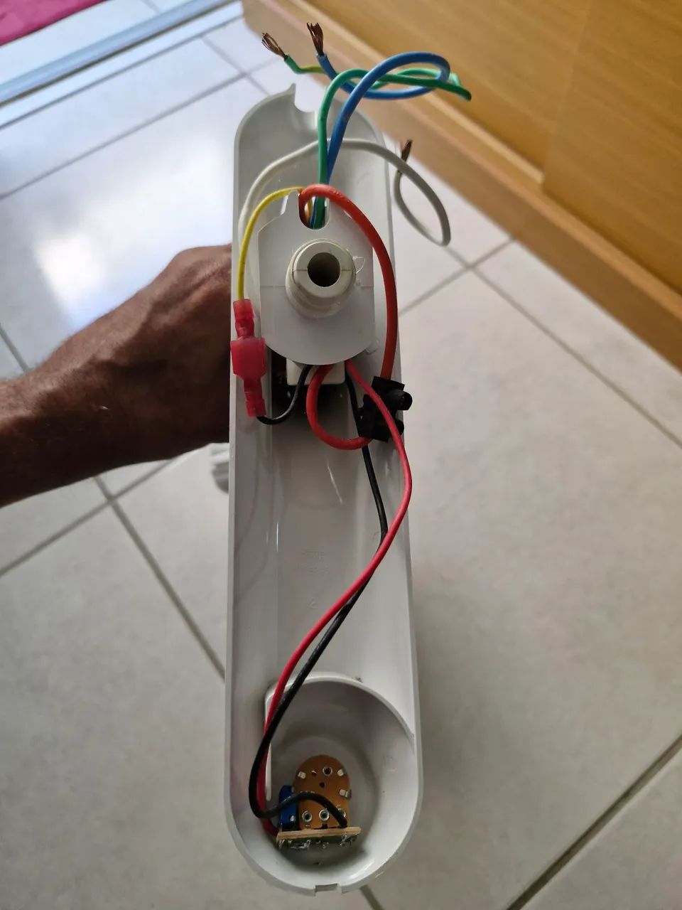 Super Ducha eletrônica com resistência blindada 220w - 4400 w - Foto 4