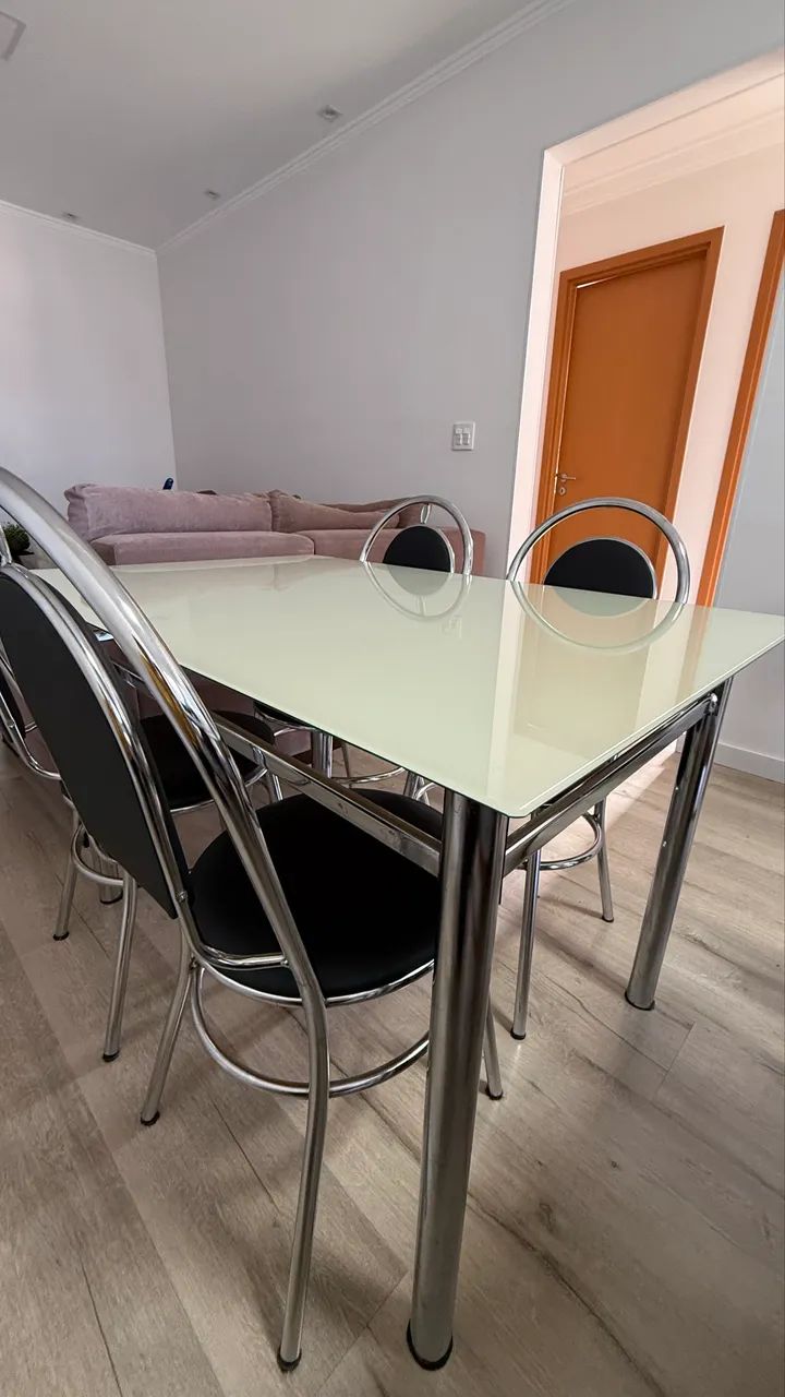 Mesa de Vidro c/ 4 cadeiras - Foto 5