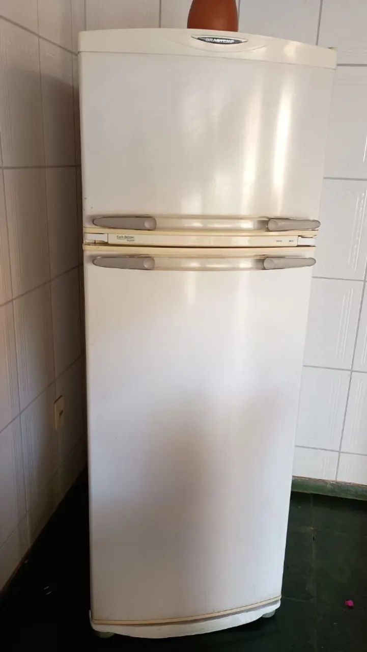 Geladeira Brastemp Duplex  360 litros + uma cômoda