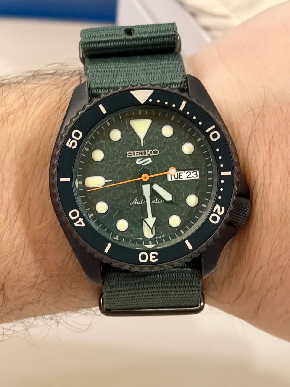Relógio Seiko 5 green hulk avocado  - Foto 4