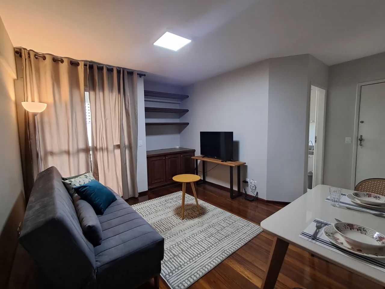 Alugo apartamento mobiliado próximo UFU Sta Mônica. - Foto 2