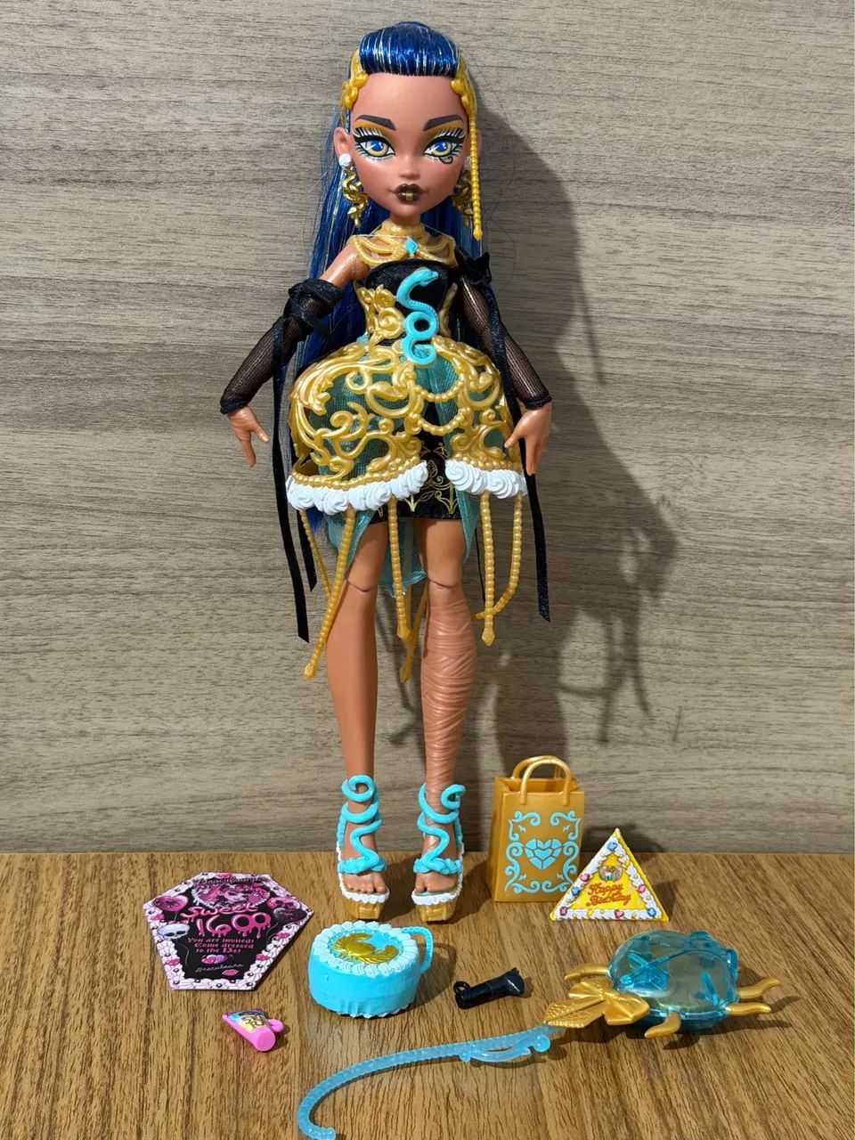BONECA MONSTER HIGH CLÉO 1600 G3