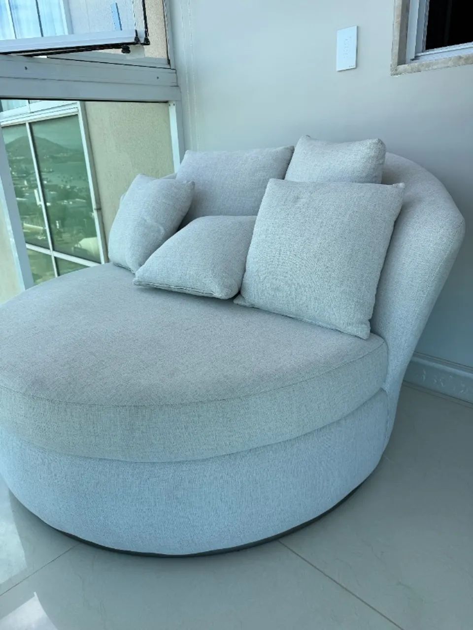 Chaise Poltrona Redonda 1,20 x 1,30m - Excelente Estado - Foto 2