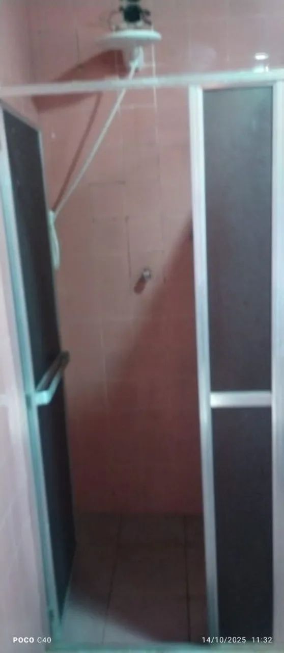 Vendo uma casa em ótima localização  - Foto 2