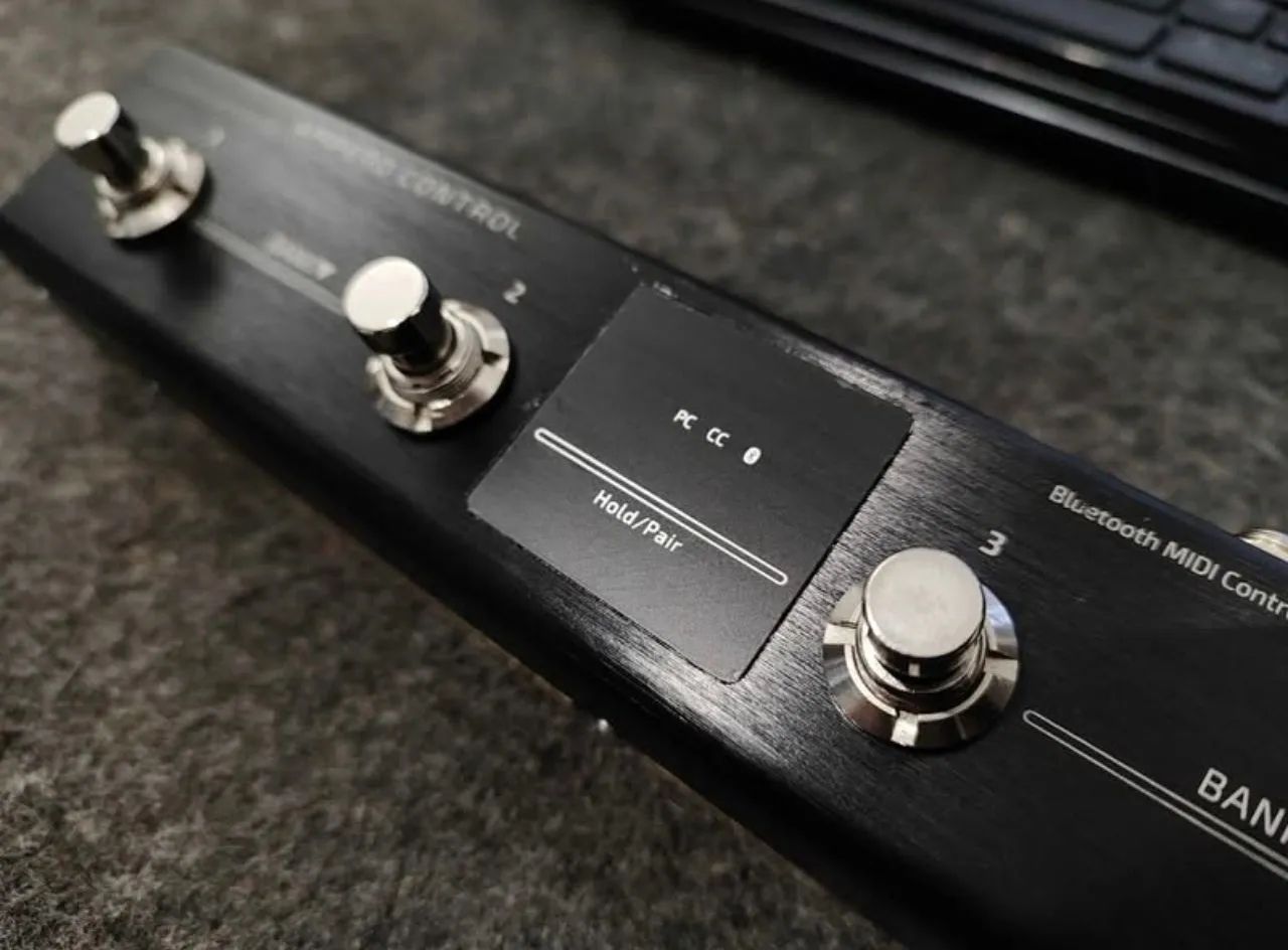 Controlador Midi Hotone Ampero Control - Instrumentos musicais