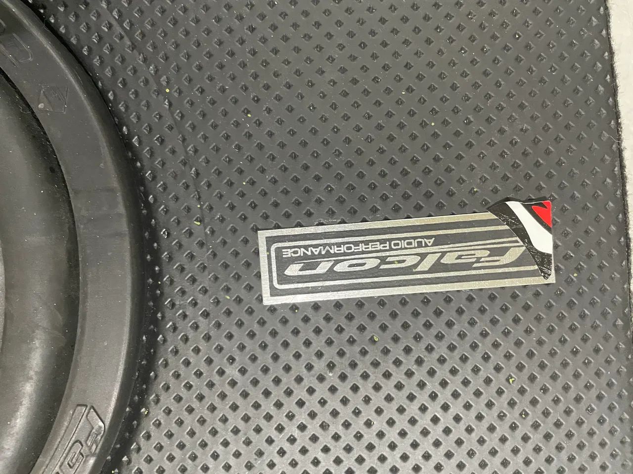 Subwoofer slim falcom 200 wats rms 4 ohms - Foto 4