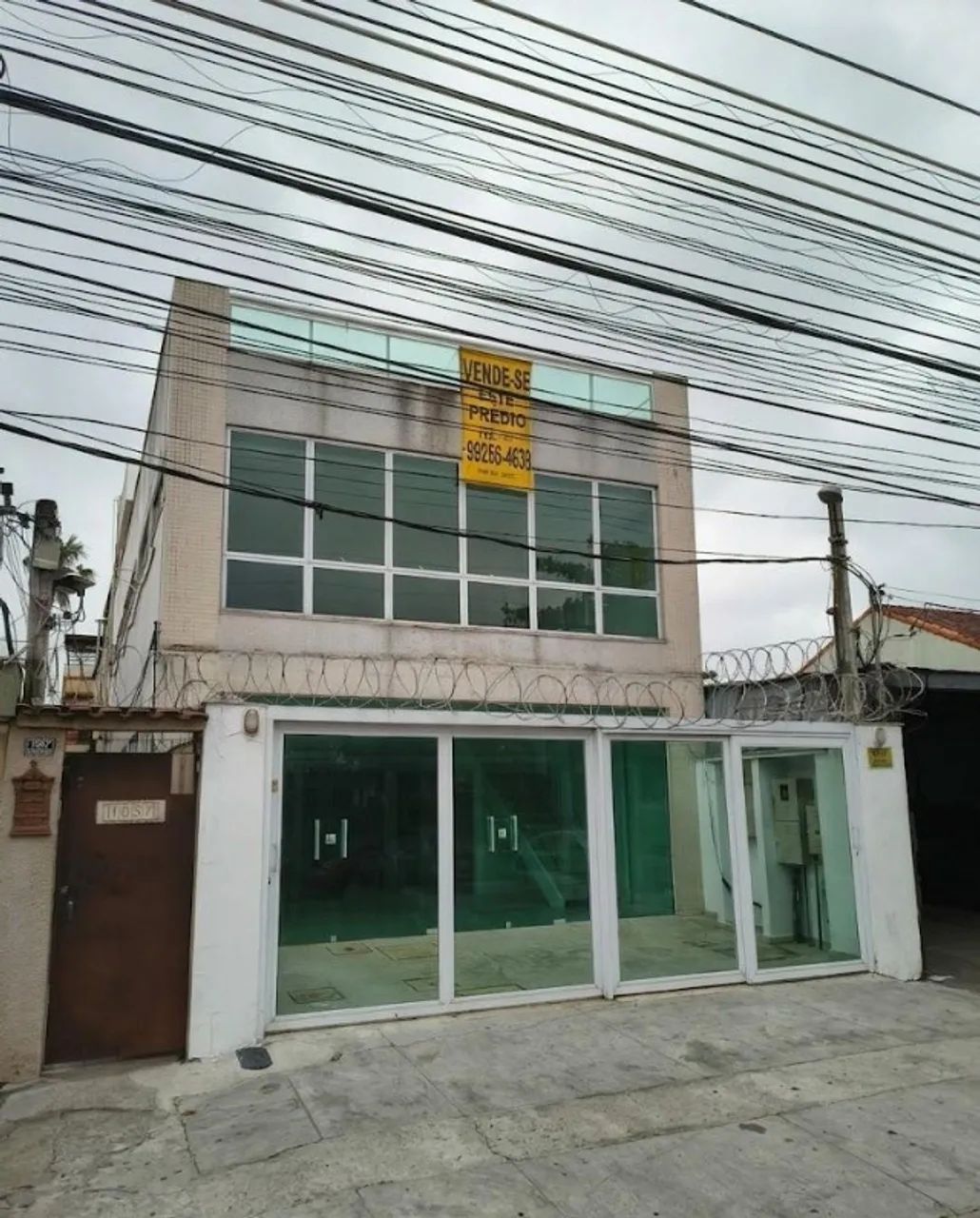 PRÉDIO COMERCIAL NA PENHA CIRCULAR - Rio de Janeiro/RJ