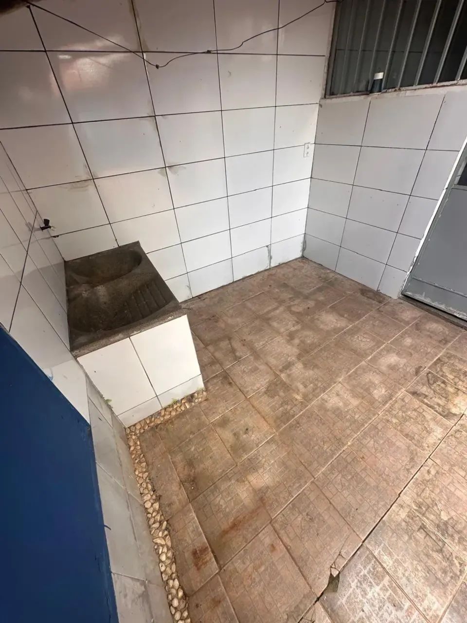 ALUGA-SE BARRACÃO RESIDÊNCIAL - Foto 4