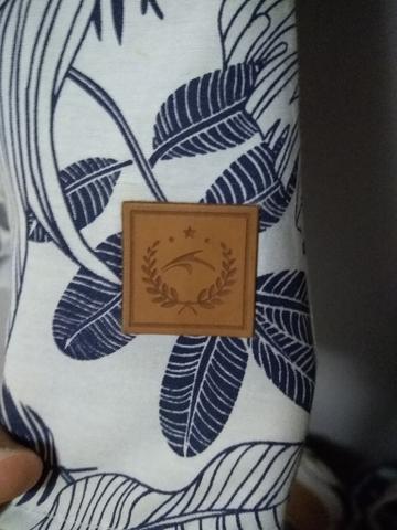 Camisa Maresia Havaiana com detalhe em couro - Foto 2
