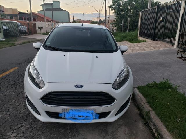 Carro de garagem km baixa,todas revisões na concessionária! - Foto 2