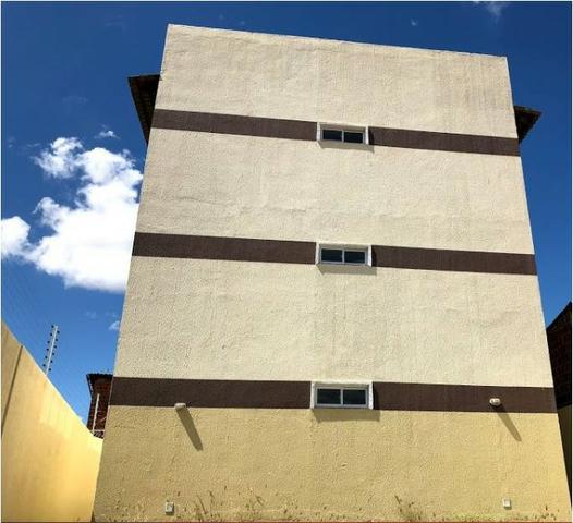 Excelente Apto de 3 quartos com porcelanato no Parque Potira. O melhor de todo a região