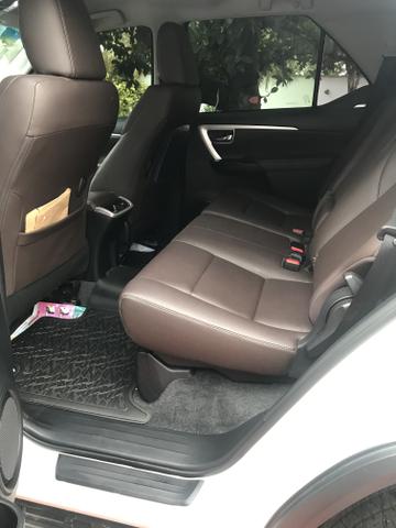 Toyota Sw4 SRX 2.8 / 5 LUGARES / 2018 - Foto 5