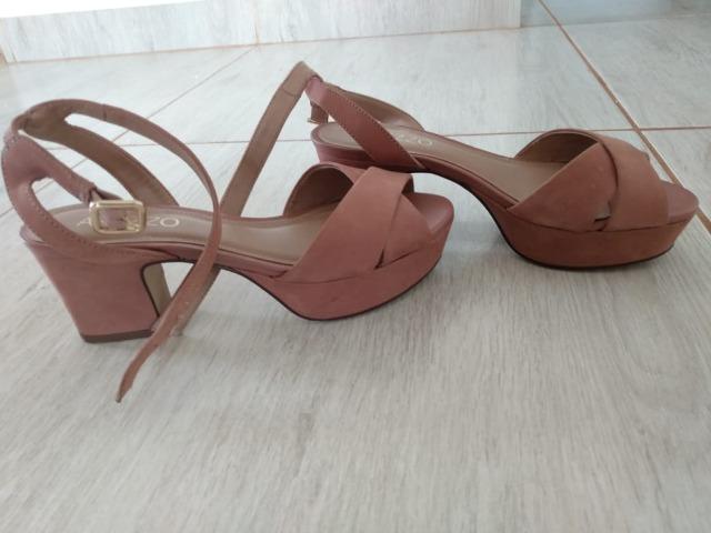 Sandália Semi-Nova Arezzo 35 - Foto 2