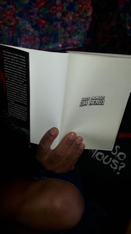 Dois mundos um heroi livro de colecionador. - Foto 3