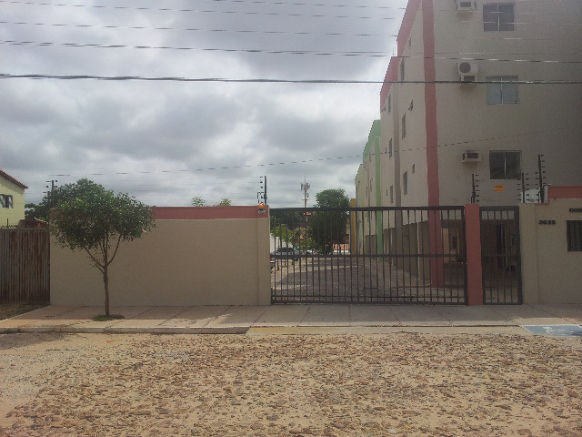 Vendo Apt no 1 andar Reformado no Bairro Aeroporto