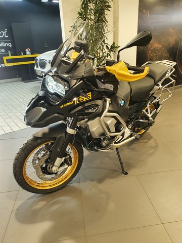 BMW ADVENTURE 40 ANOS