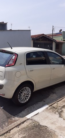 FIAT PUNTO ESSENCE 1.6 COMPLETO 2014