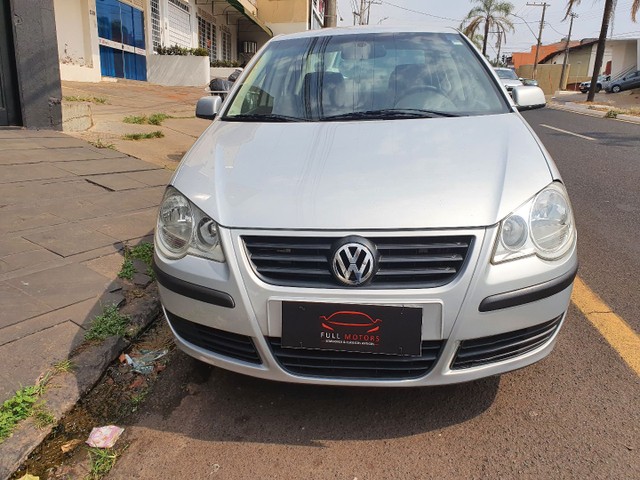 POLO SEDAN 1.6