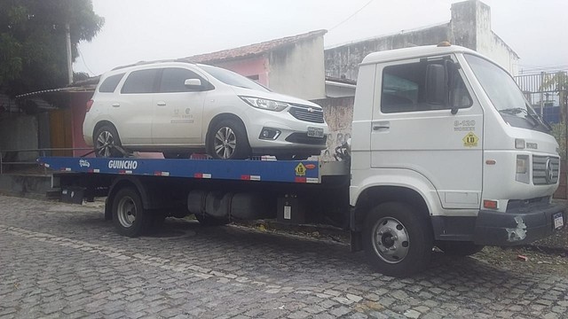 VENDO CAMINHÃO VW 8120 ANO 09/09 PLATAFORMA ENGTRUK 6MT