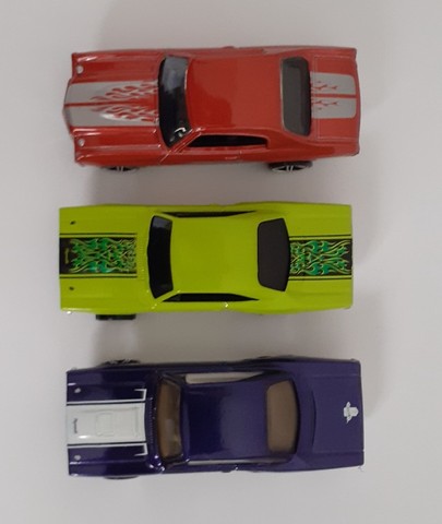 Hot Wheels Chevelle SS Roadrunner Lote 3 miniaturas  - Foto 2