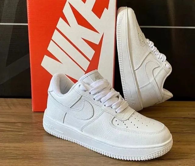 Tênis Nike Air Force1 Couro Branco e Preto/ A Pronta-Entrega