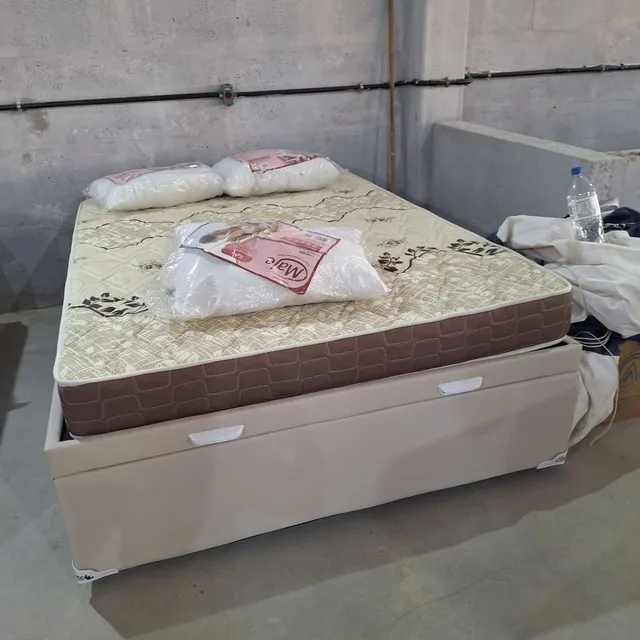 Cama box casal bau e colchão d28