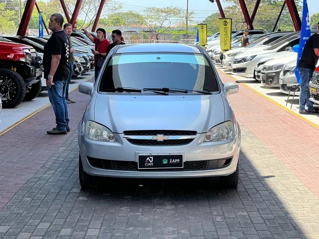 CHEVROLET - CORSA - 2010/2011 - Branca - R$ 35.500,00 - Auto Mais Veículos