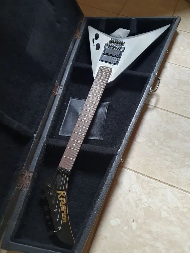 Guitarra Kramer Flying V Vanguard Instrumentos musicais Residencial