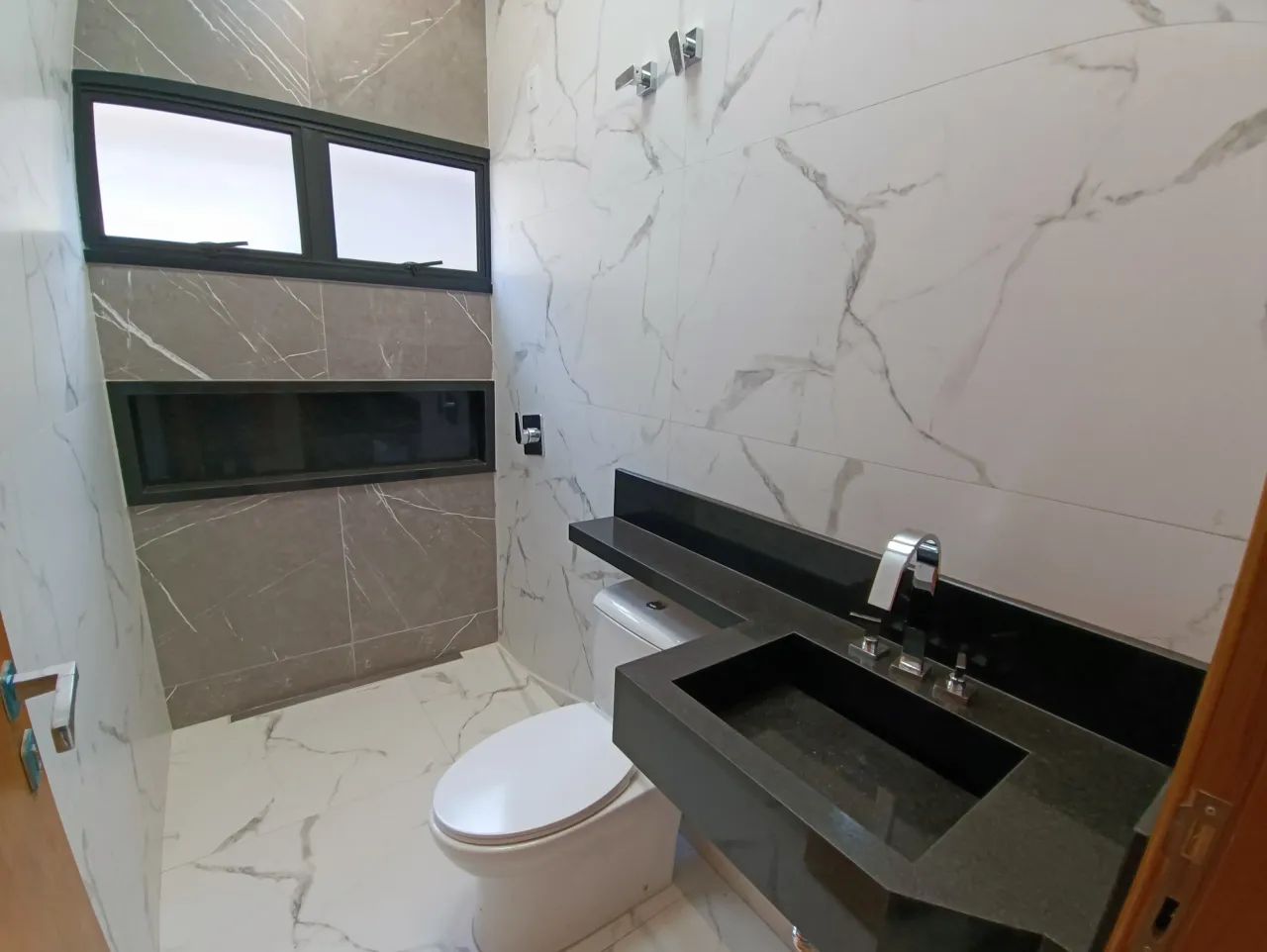 Casa Térrea 4/4 + Escritório / Esquina 520 M² - Foto 15