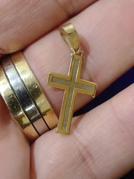 Pingente Ouro 18 kilates Cruz Lisa e Fosca 15 mm Peso 1.50 Gramas                         