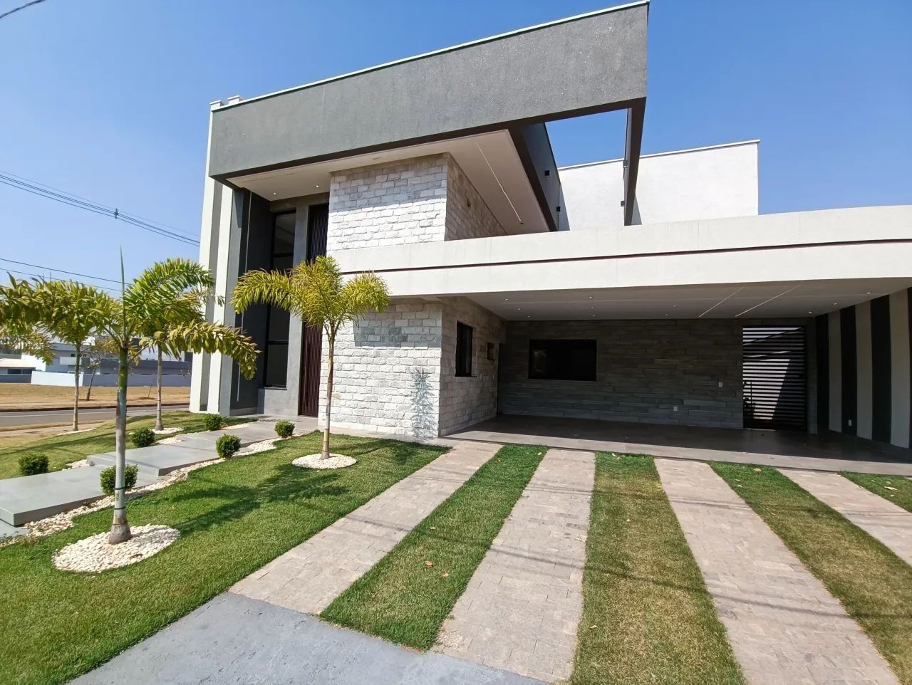 Casa Térrea 4/4 + Escritório / Esquina 520 M² - Foto 4