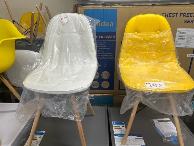Promoção de Cadeiras Eiffel estofadas só 149 cada