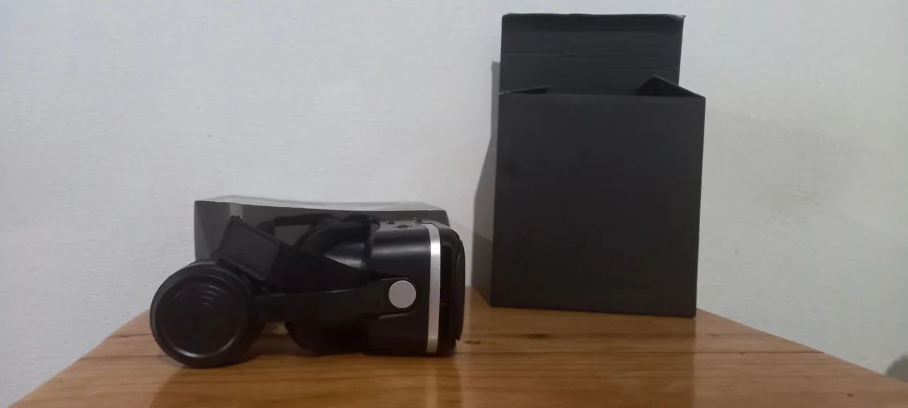 Óculos de Realiade virtual novo na caixa. Acompanha fone imbutido e controle Bluetooth.  - Foto 4