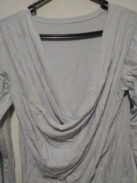 Blusa transpassada branca - Foto 2