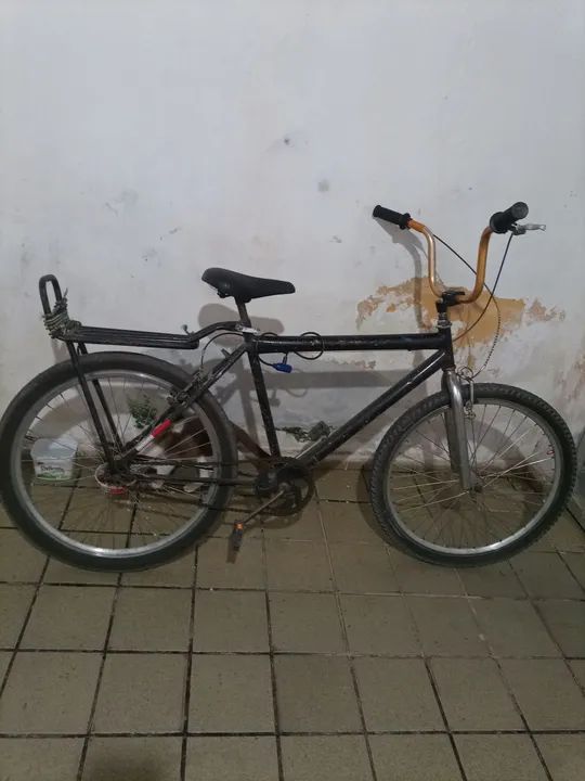 Bicicleta montada  - Foto 2