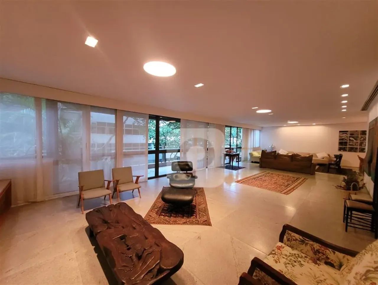 Apartamento 4 quartos, sendo 2 suítes