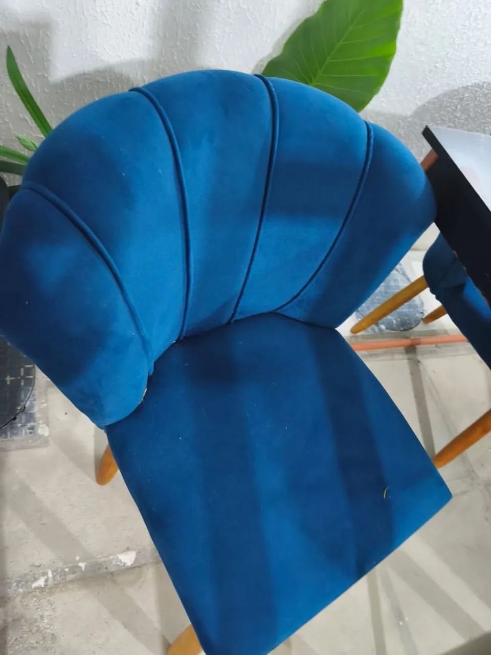 Vendo mesa com 2 cadeiras64341732244353122