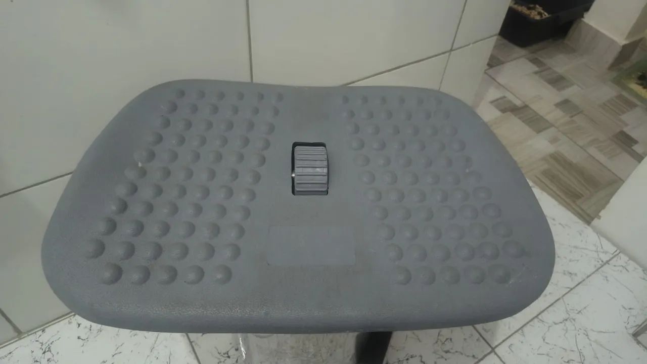 Apoio de pés ergonômico 
