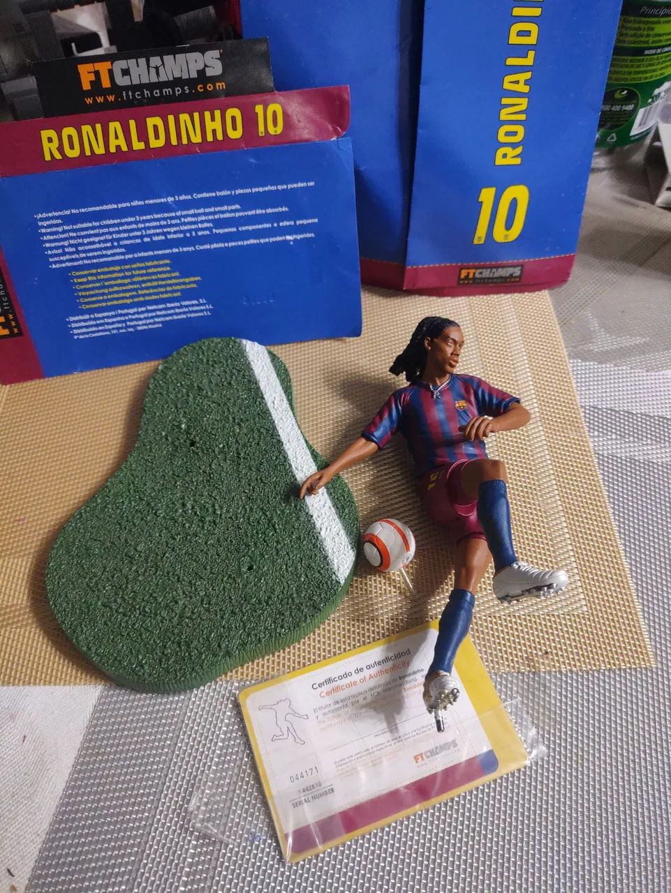 Miniatura Ronaldinho FC Barcelona FT Champs 16 cm - Hobbies e