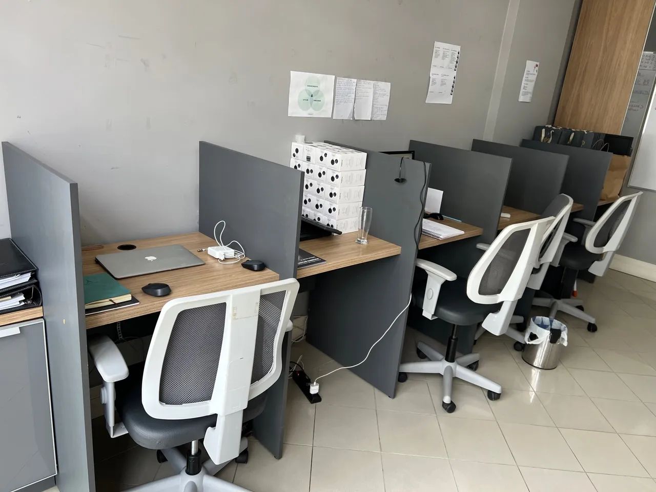 Móveis mesas e armários para Escritório - Foto 2