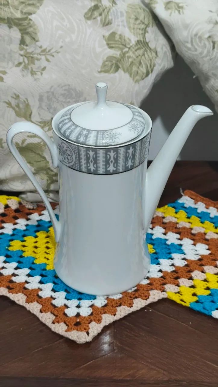 Porcelana Real - Peça clássica e elegante, 24x22<br>