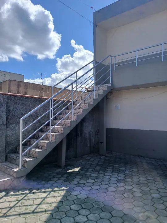 APTO PARA LOCAÇÃO COM MOBILIAS 